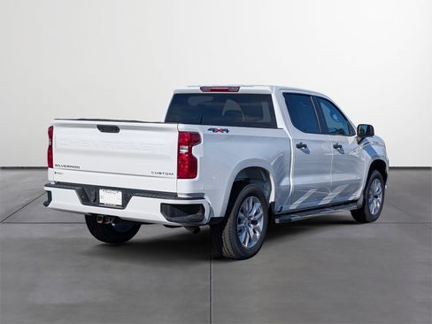 Used 2023 Chevrolet Silverado 1500 Custom image 5
