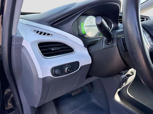 Used 2021 Chevrolet Bolt Premier w/ Infotainment Package image 11