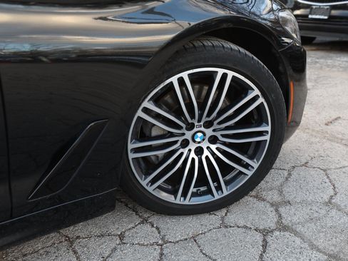 Used 2017 BMW 540i xDrive image 10