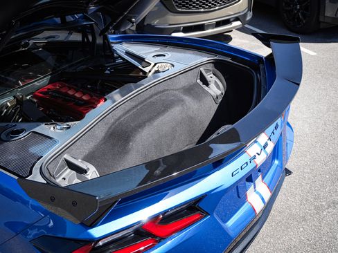 Used 2020 Chevrolet Corvette Stingray Preferred Cpe w/ 2LT Preferred Equipment Group RWD image 33