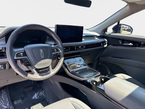 Used 2023 Lincoln Nautilus Reserve FWD image 15