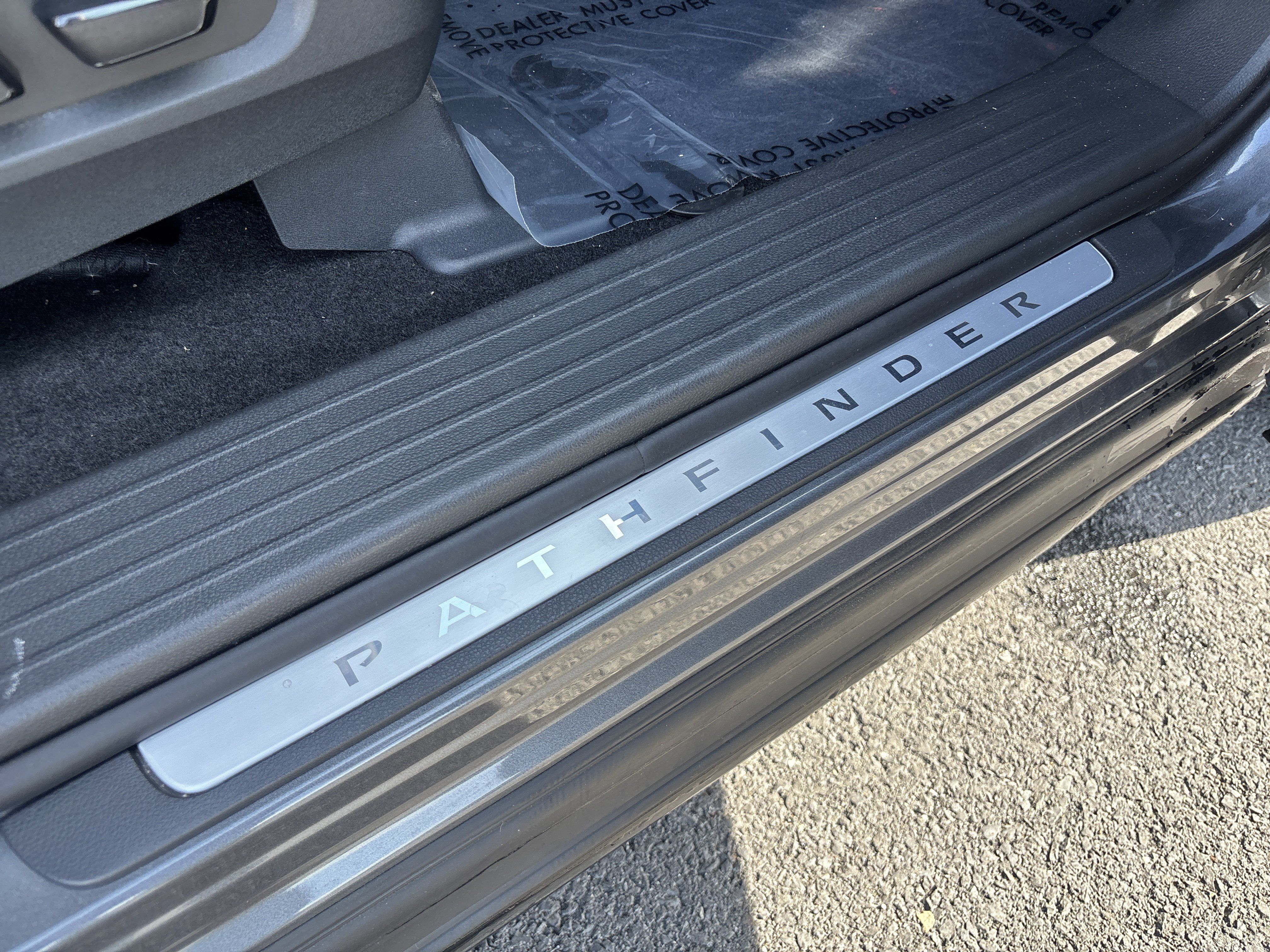 Used 2024 Nissan Pathfinder Platinum AWD/4WD image 29