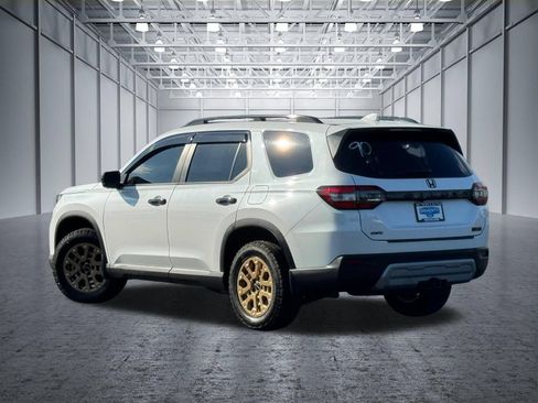 Used 2024 Honda Pilot TrailSport image 10