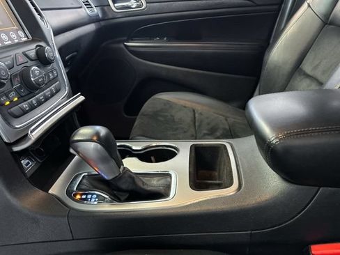 Used 2018 Jeep Grand Cherokee Altitude AWD/4WD image 32