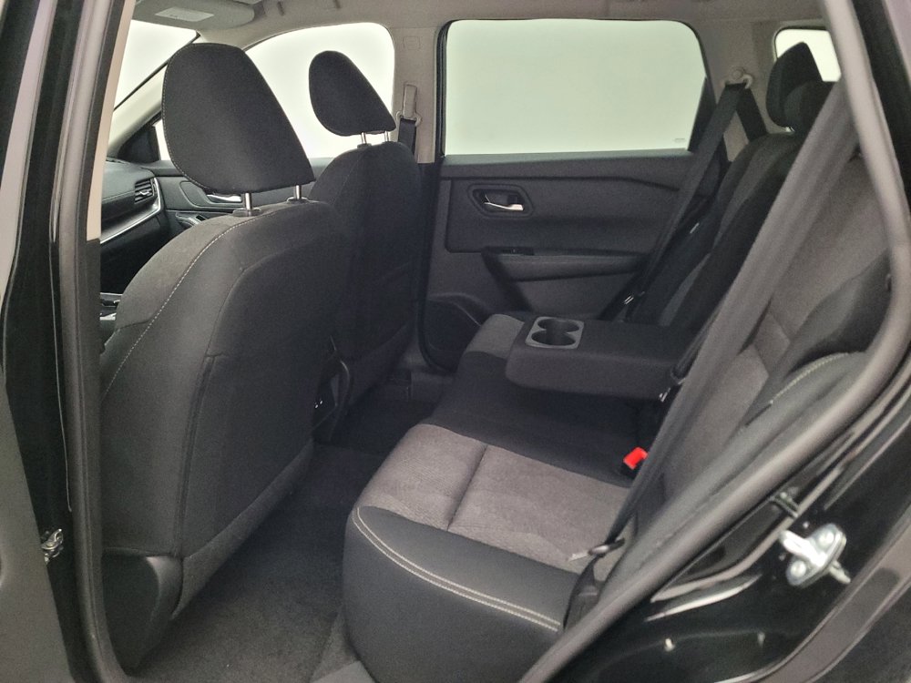 Used 2025 Nissan Rogue SV FWD image 18