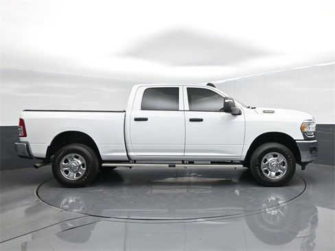 Used 2023 RAM 3500 Tradesman w/ Chrome Appearance Group image 9