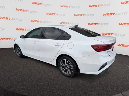 Used 2023 Kia Forte LXS w/ LXS Technology Package FWD image 3