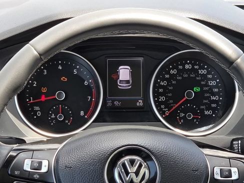 Used 2021 Volkswagen Tiguan SE w/ Panoramic Sunroof Package AWD/4WD image 21