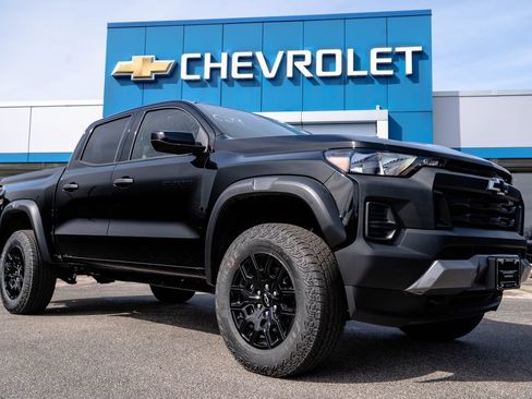 New 2026 Chevrolet Colorado Trail Boss AWD/4WD image 1