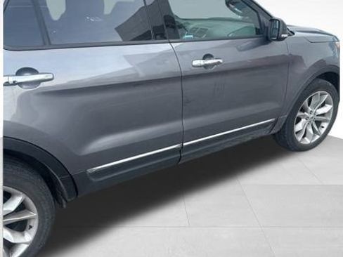 Used 2014 Ford Explorer XLT w/ Equipment Group 202A image 18