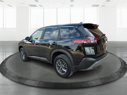 Used 2023 Nissan Rogue S AWD/4WD image 3