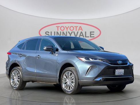 Used 2023 Toyota Venza Limited image 10