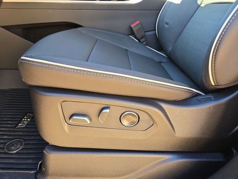 Used 2026 Cadillac Escalade Sport w/ Touring Package image 17