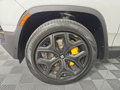 Used 2023 Rivian R1S Adventure image 9