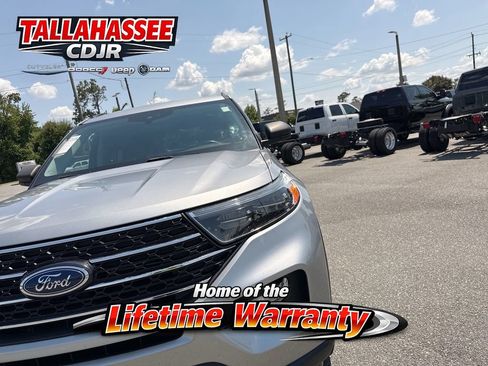 Used 2021 Ford Explorer XLT w/ Equipment Group 202A AWD/4WD image 9