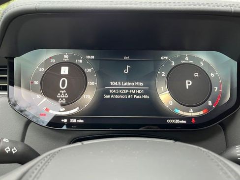 New 2026 Land Rover Range Rover Long Wheelbase SE AWD/4WD image 14