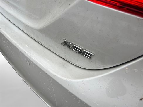 Used 2019 Toyota Camry XSE image 12