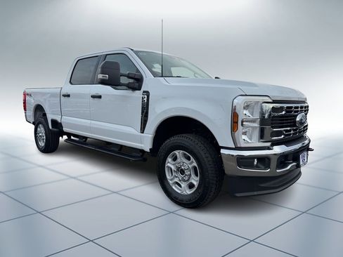 New 2026 Ford F250 XLT w/ FX4 Off-Road Package image 2