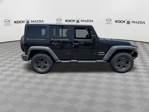 Used 2018 Jeep Wrangler Unlimited Sport S AWD/4WD image 8