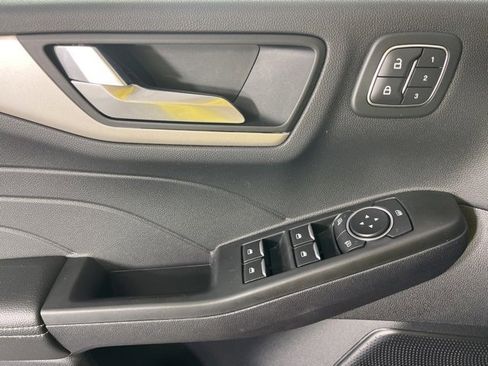 Used 2022 Ford Escape SEL w/ Technology Package image 27