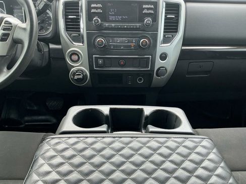 Used 2018 Nissan Titan SV AWD/4WD image 20