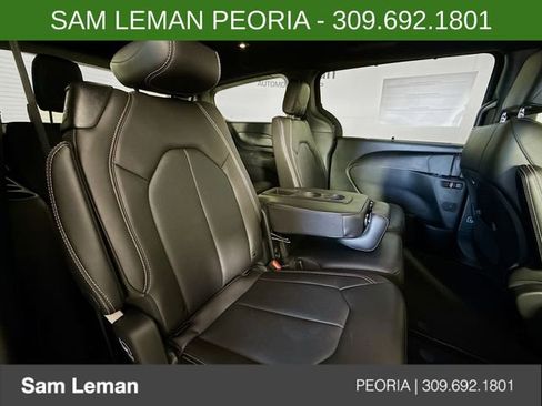 New 2026 Chrysler Pacifica Select image 27