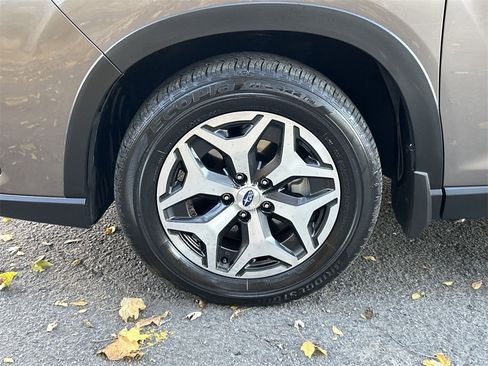 Certified 2023 Subaru Forester Premium image 10