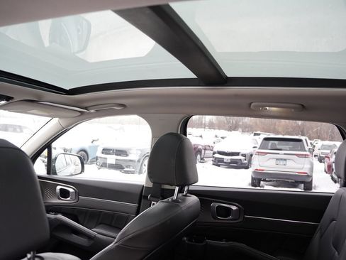 Certified 2022 Kia Sorento SX image 20