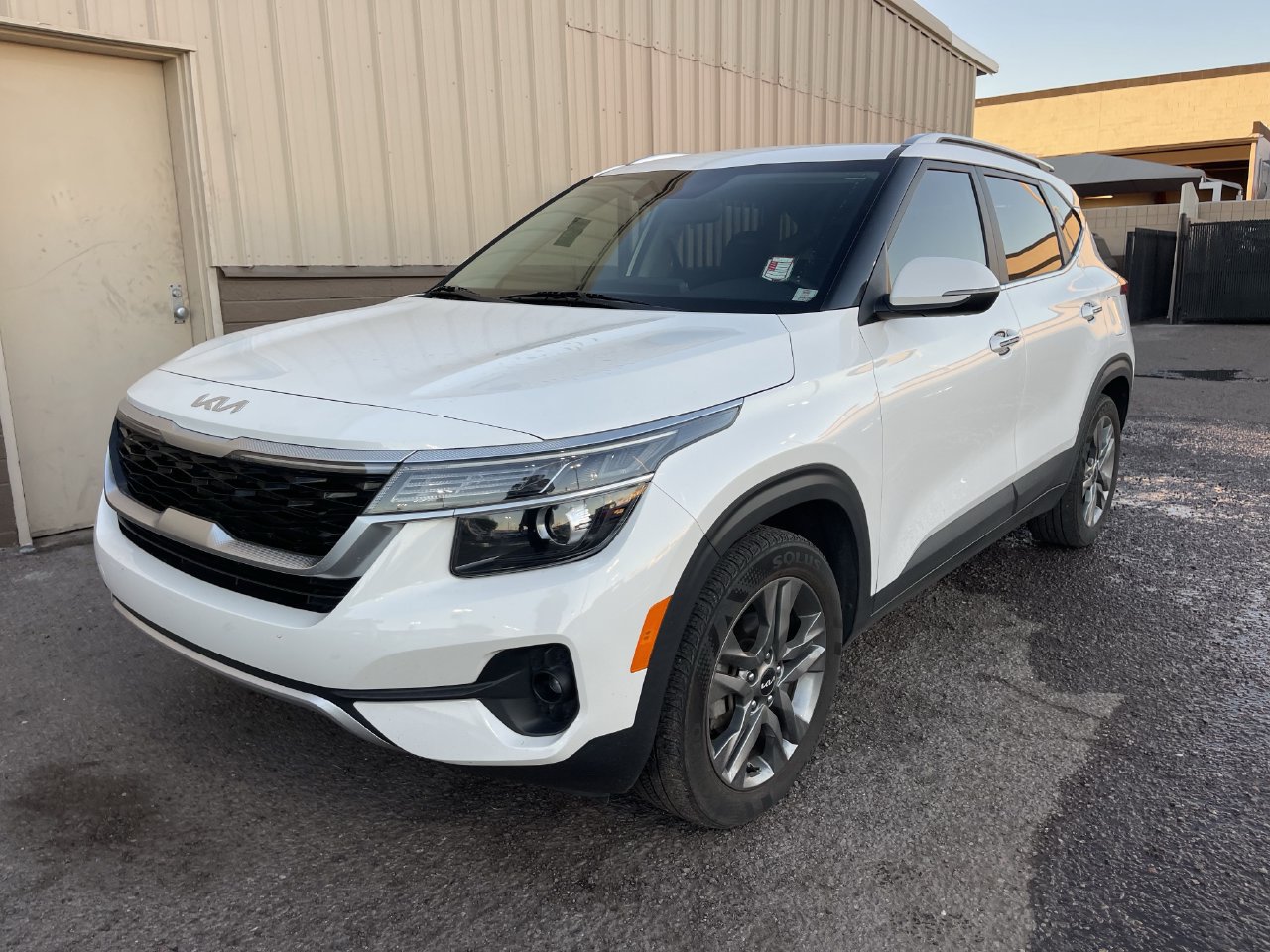 Certified 2022 Kia Seltos S FWD image 3