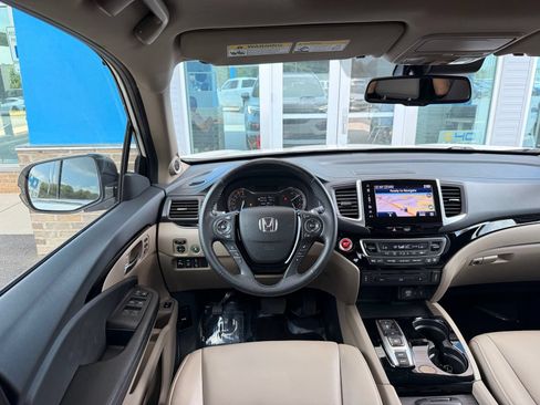 Used 2018 Honda Pilot Touring image 34