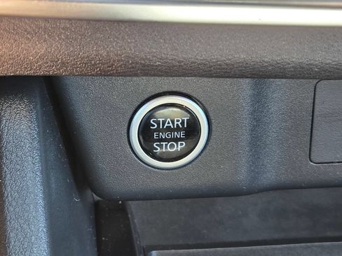 Used 2023 Nissan Rogue SV FWD image 25