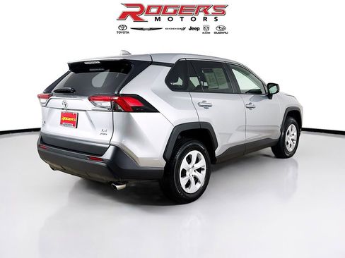 Used 2025 Toyota RAV4 LE image 8