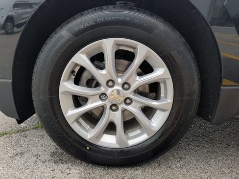 Used 2019 Chevrolet Equinox LT w/ Driver Convenience Package FWD image 4
