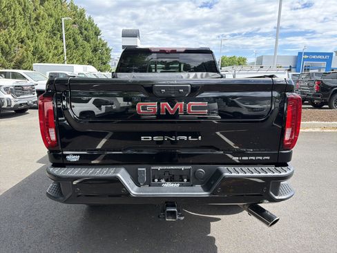 Used 2022 GMC Sierra 2500 Denali w/ Denali Ultimate Package image 9