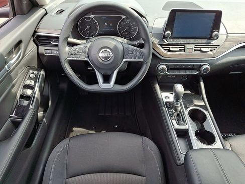 Certified 2023 Nissan Altima 2.5 SV image 10