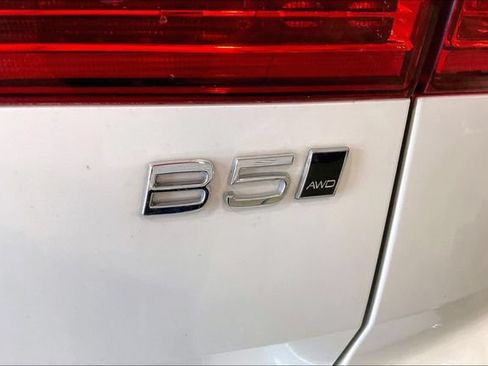 Certified 2024 Volvo XC60 B5 Core w/ Protection Package Premier AWD/4WD image 11