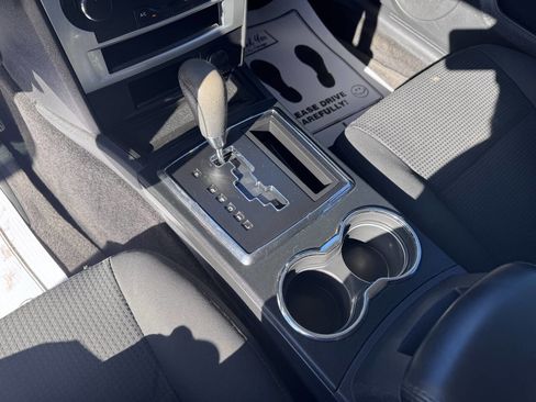 Used 2010 Dodge Charger SXT image 27