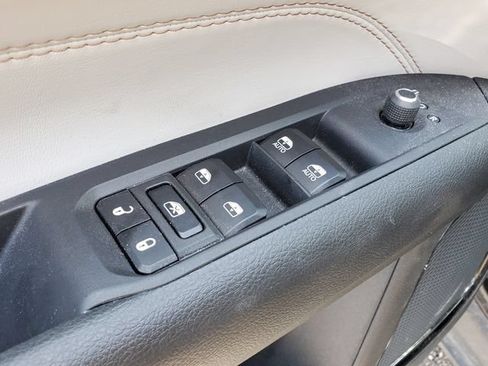 Certified 2023 Jeep Compass Limited AWD/4WD image 5