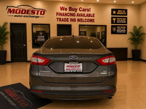 Used 2015 Ford Fusion SE w/ Equipment Group 202A FWD image 4