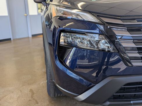 New 2026 Nissan Rogue SV w/ Cold Weather Package AWD/4WD image 9