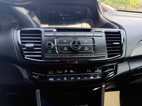 Used 2017 Honda Accord Sport image 18