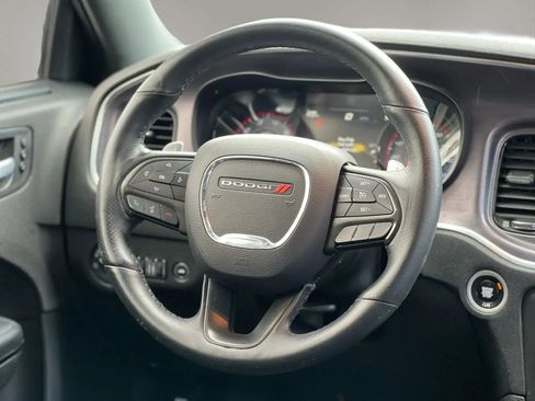 Used 2017 Dodge Charger R/T w/ Plus Group RWD image 18