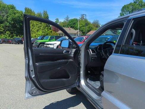 Used 2021 Jeep Grand Cherokee Limited w/ Luxury Group II AWD/4WD image 12