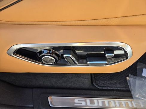 New 2026 Jeep Grand Cherokee Summit w/ Obsidian Package image 17