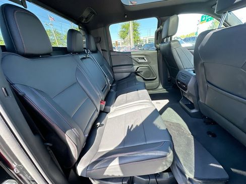 Certified 2025 Chevrolet Silverado EV RST AWD/4WD image 27