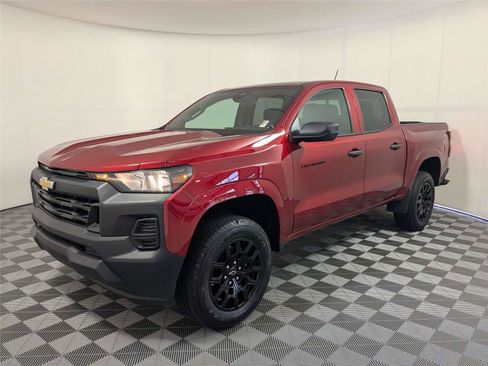 Used 2026 Chevrolet Colorado W/T w/ WT Custom Package RWD image 2