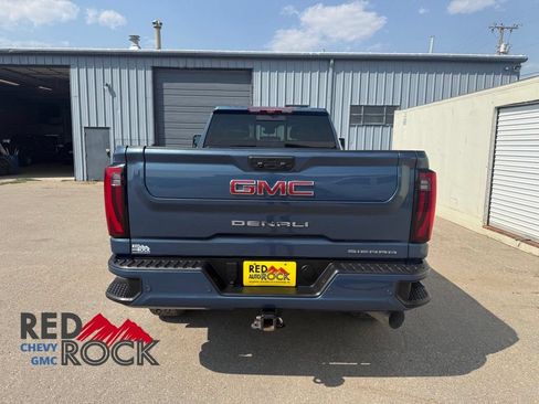 Used 2025 GMC Sierra 2500 Denali w/ Denali Reserve Package AWD/4WD image 6