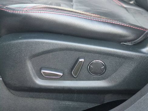 Used 2018 Ford Explorer XLT w/ Equipment Group 202A FWD image 34