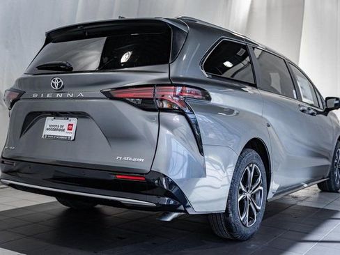 New 2026 Toyota Sienna Platinum image 4