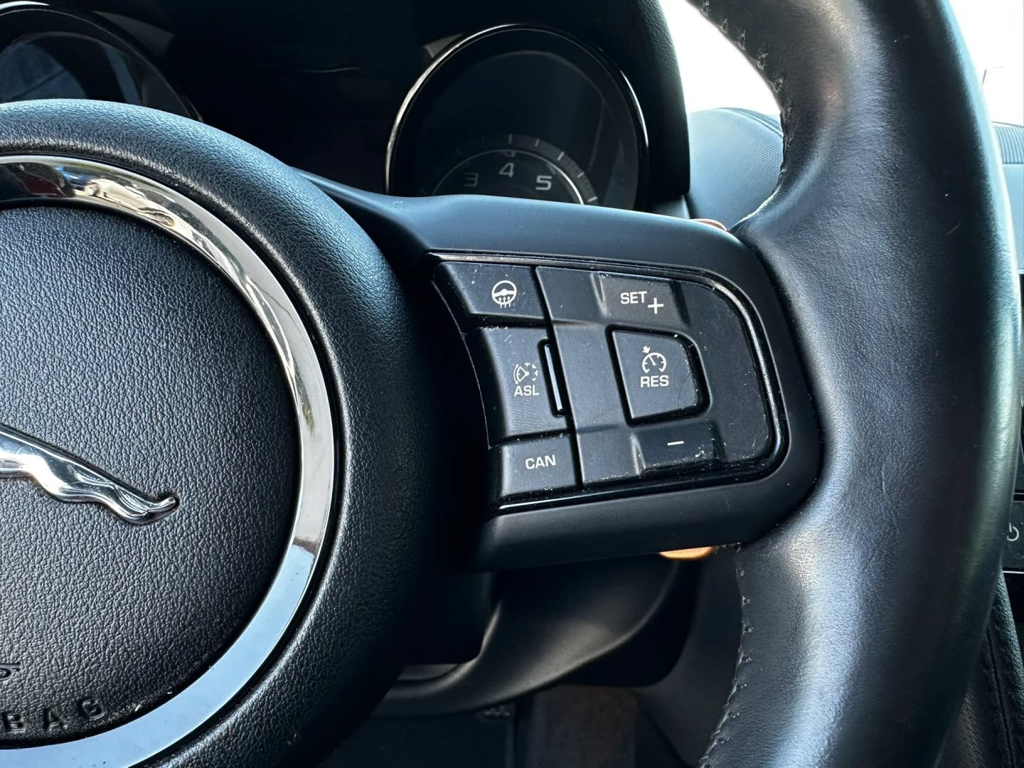 Used 2015 Jaguar F-TYPE S RWD image 19